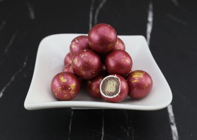  Crispearls Gingerbread bordeaux weiß & gold auf Teller
