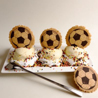 eis-waffel-scahubilder-fussball