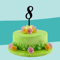 Cake-Topper schwarz 8 auf Torte