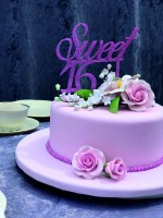 Sweet 16 Torte mit Perlen