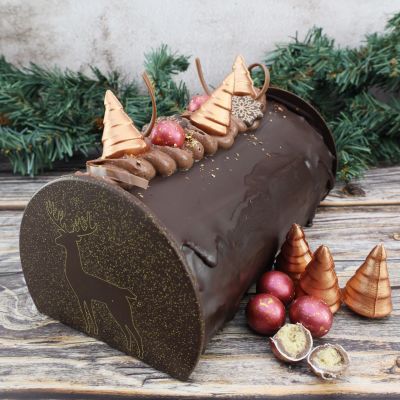 Köstlicher und schokoladiger Weihnachtsbaumstamm