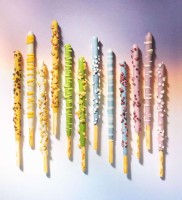 Schokosticks mit verschiedenen Crunches