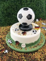 Tortendeko Fussballpokal 