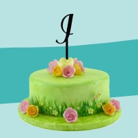 Cake-Topper lettering schwarz J auf Torte